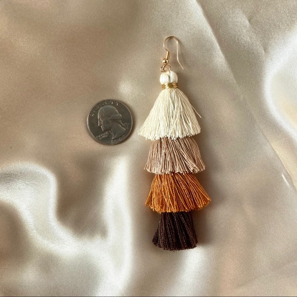 ❤️🔥𝕤𝕒𝕝𝕖❤️🔥 tassels earrings - Picture 2 of 4